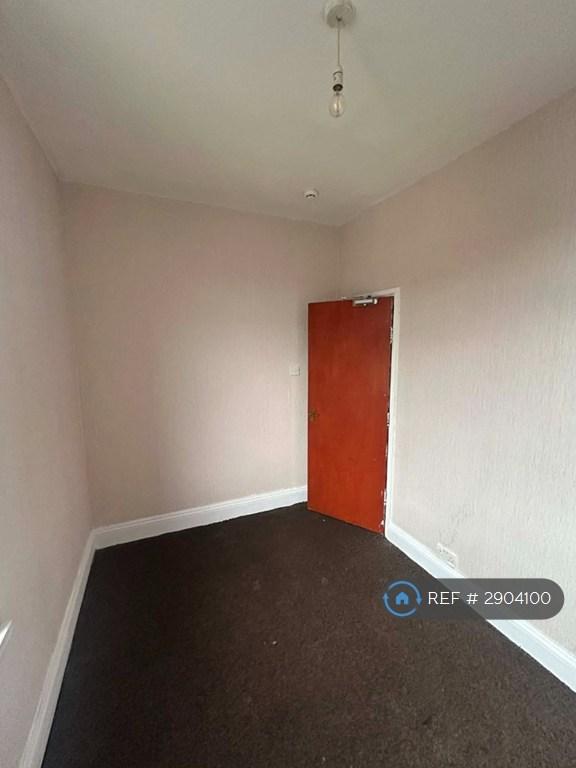 1 bedroom flat in Watch House Parade, Newport, NP20 (1 bed) (#2904100)