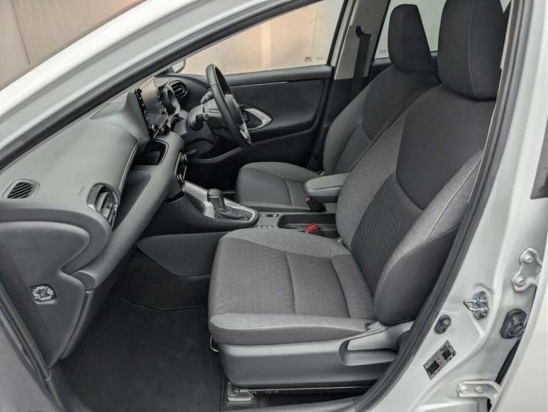 2022 Toyota Yaris 1.5 VVT-h Design Hatchback 5dr Petrol Hybrid E-CVT Euro 6 (s/s) (116 ps) -  HAT...