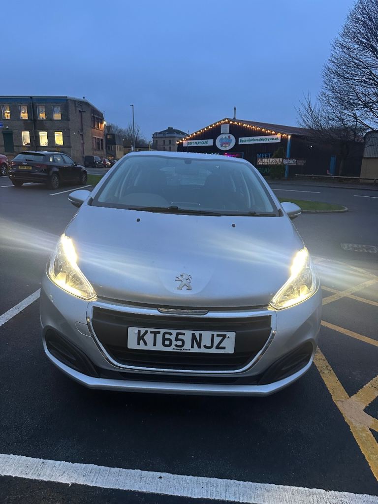 Peugeot, 208, Hatchback, 2016, Manual, 1199 (cc), 5 doors