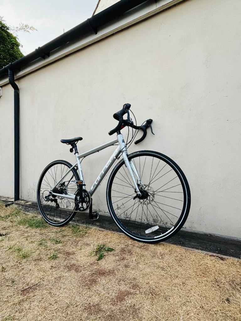CARRERA ROAD BIKE IN AMAZING CONDITION BARGAIN 