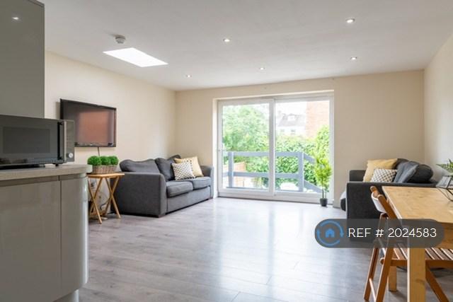 6 bedroom house in Courtenay Street, Cheltenham, GL50 (6 bed) (#2024583)