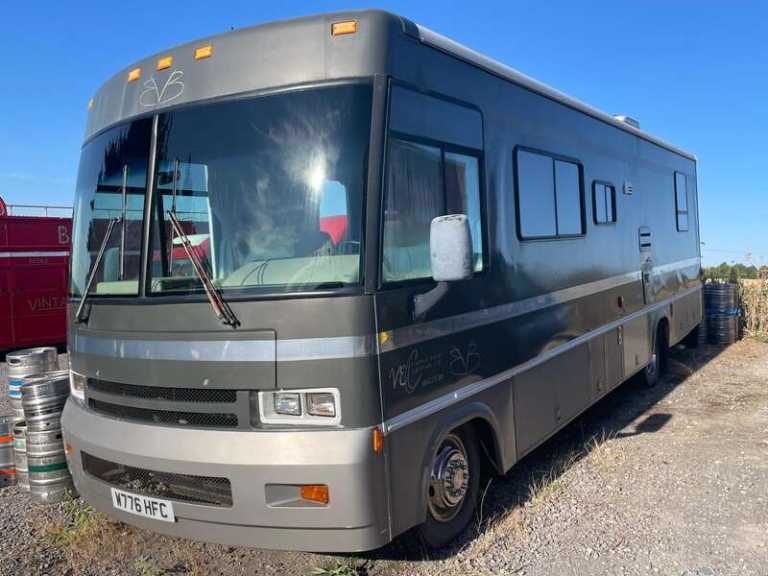 2000 WORKHORSE BRAVE Brave Workhorse RV MOTOR HOME DIESEL Automatic