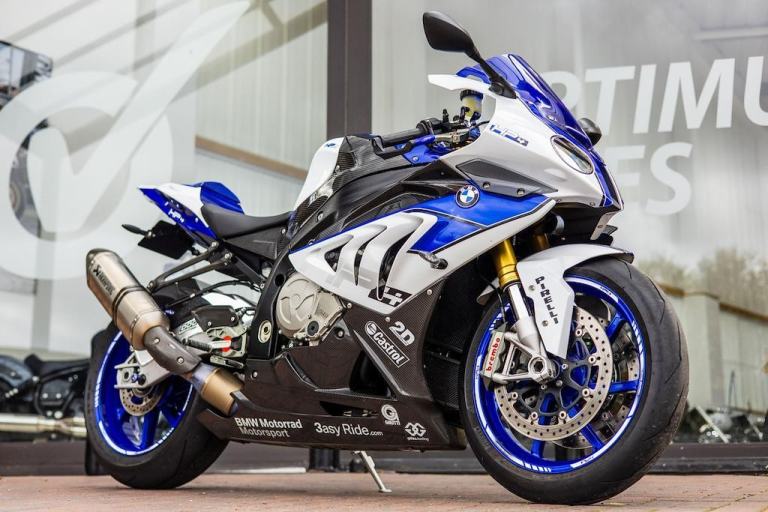 BMW HP4 CARBON ! AKRO ! STUNNING