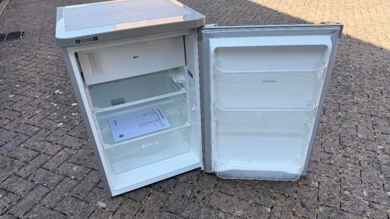 Indesit undercounter larder with Ice Box Freestanding. Barely used, like new. Free Delivery possible