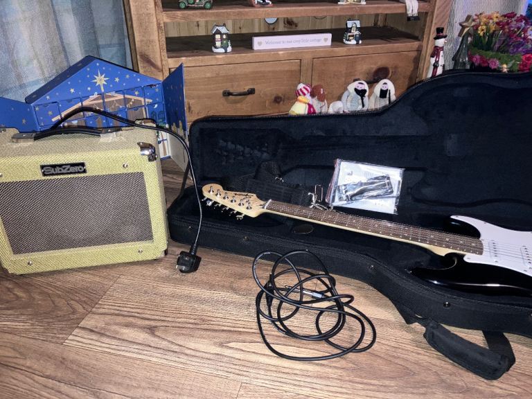 image for Squire Stratocaster/Amp/accesories