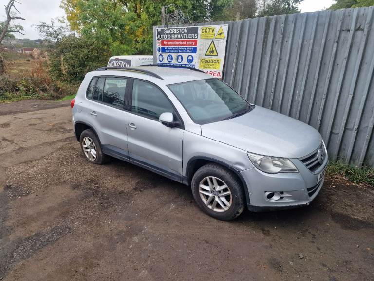 Breaking for spares vw tiguan 2.0 tdi 2009