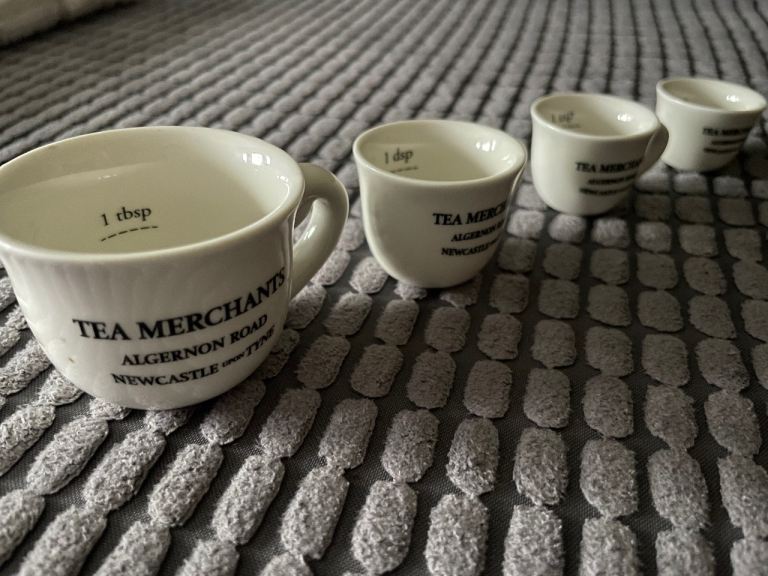 Set of 4 Ringtons ceramic measuring cups