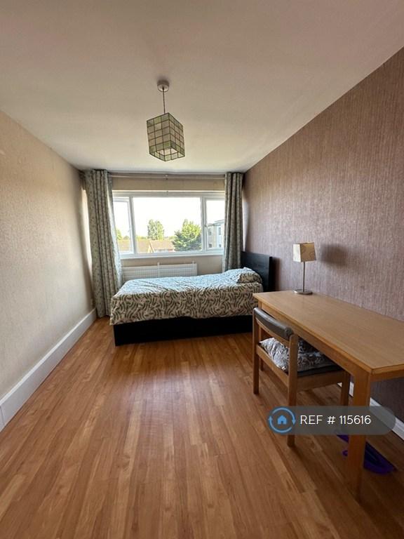 1 bedroom in Blanchard Close, London, SE9 (#115616)