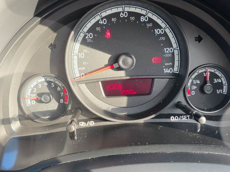 Volkswagen, UP, Hatchback, 2017, Manual, 999 (cc), 3 doors