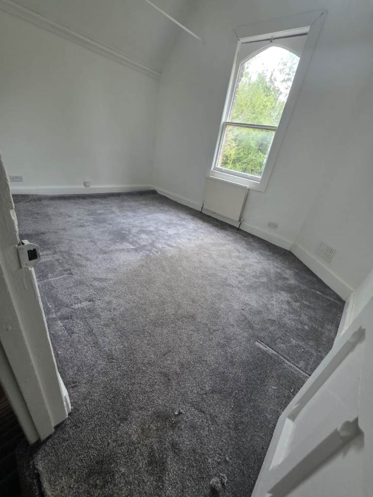 Two bedroom  cottage house for rent in  Crowborough, water, council tax inclusive, Ready now 