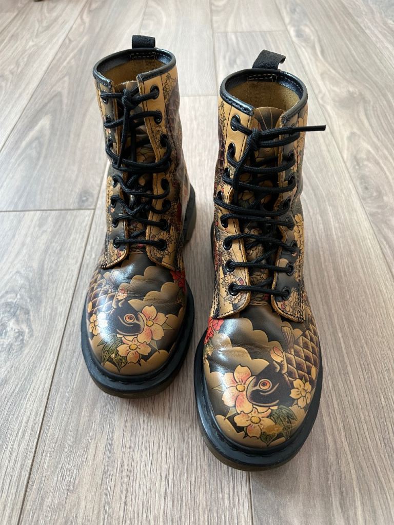 Dr. Martens Koi Carp Tattoo Boots Size 4 