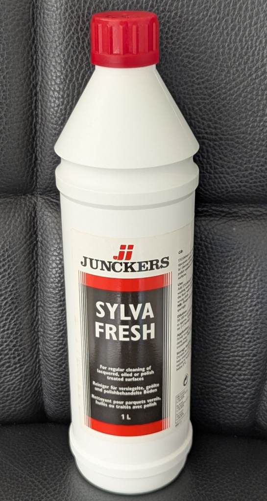 JUNCKERS SYLVA FRESH CLEANER FOR LACQUERED, POLISH-TREATED, OILED WOOD FLOORS 1L
