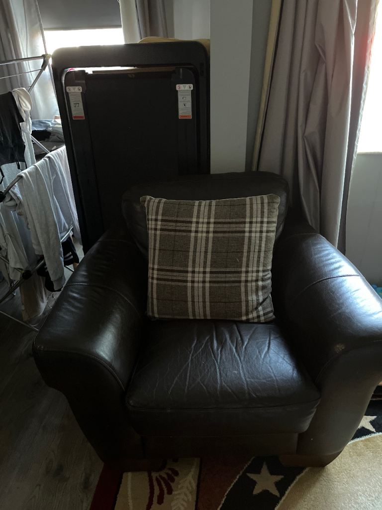 Leather single chair 