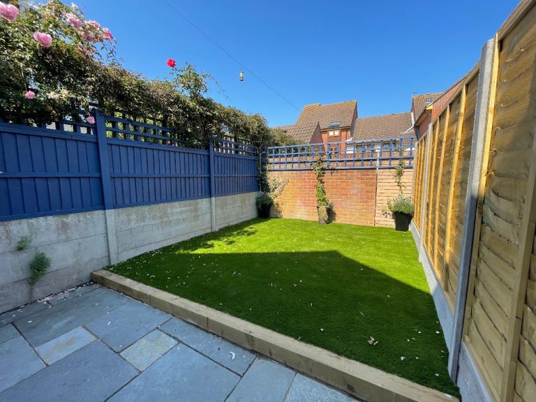 1 bedroom ground floor flat with garden Bargates Christchurch newly refurbished 2022 Pets considered