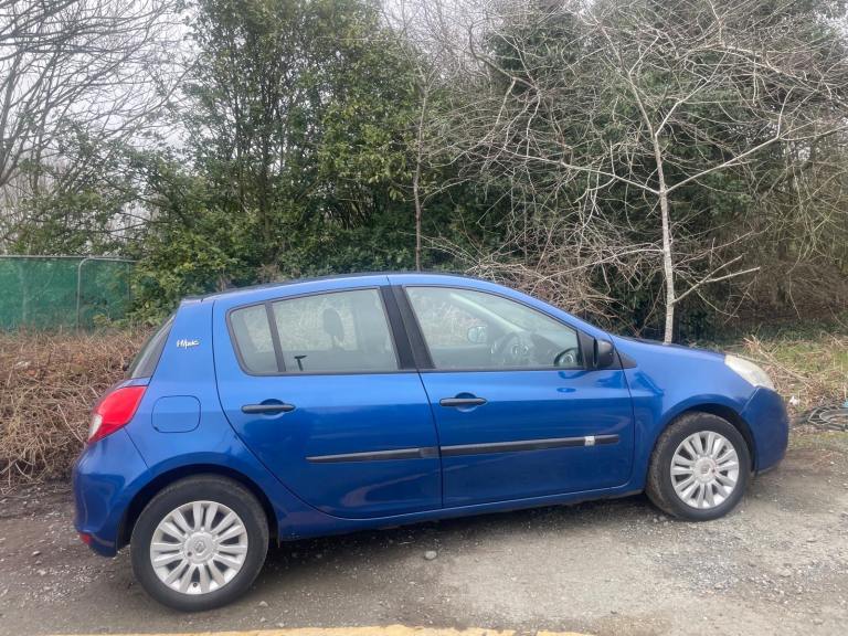 RENAULT CLIO 1.2 I-MUSIC PETROL 10 REG 5 DOOR BLUE MOT JULY 4TH LADY OWNER LOW INSURANCE 48+MPG