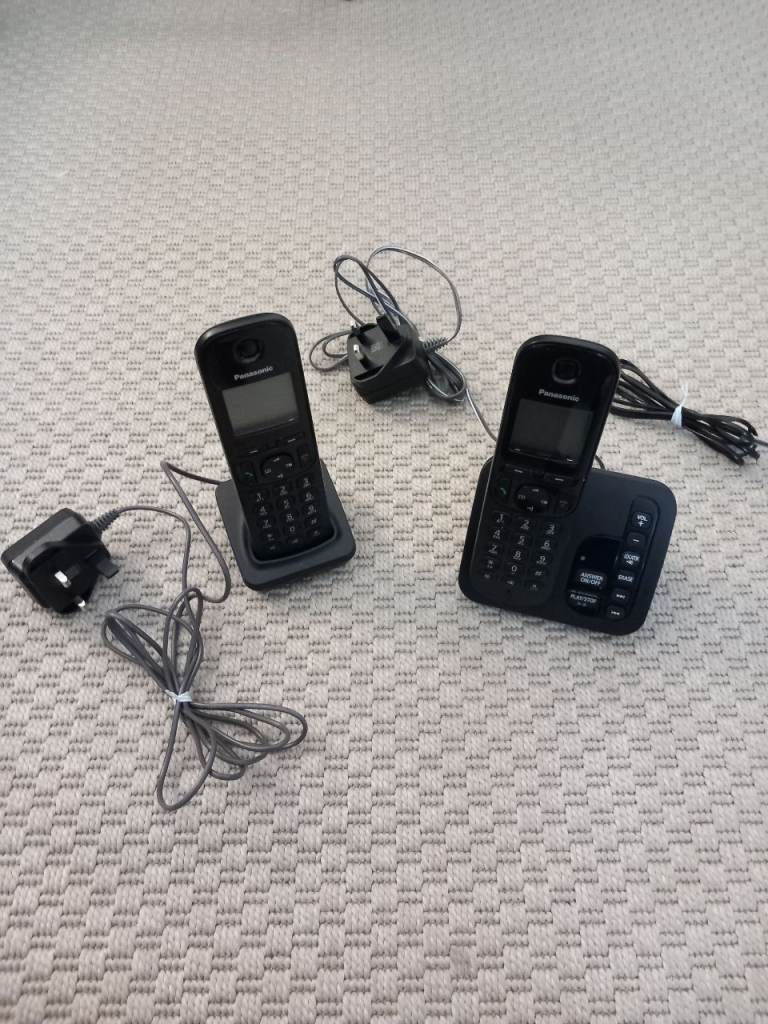2 landline phones  (Panasonic KX-TGC220E)
