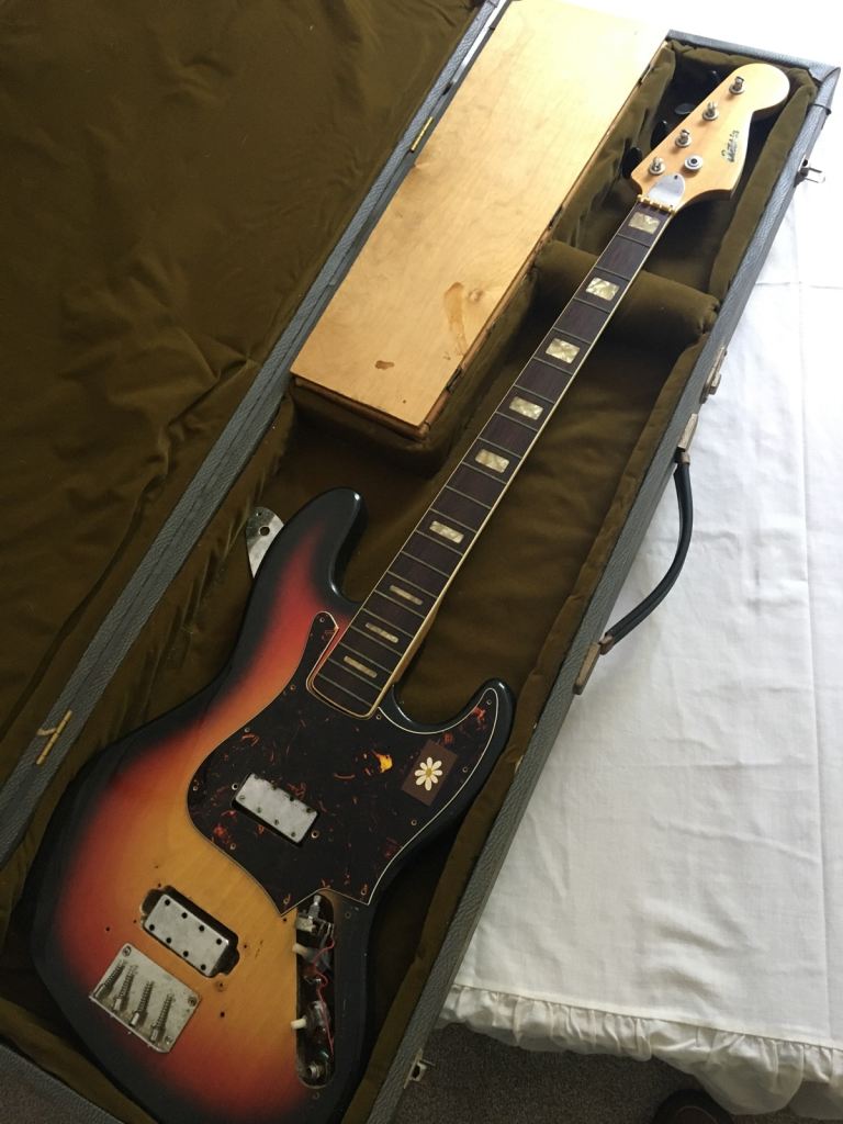BASS GUITAR