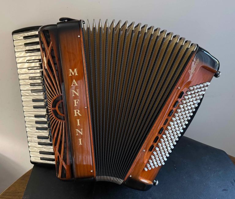 Manfrini Esperto Accordion 120 bass double cassotto Musette