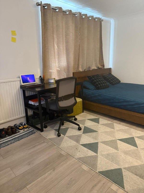 Cosy Spacious Double Bedroom + Bills Included in Central Milton Keynes (MK6)