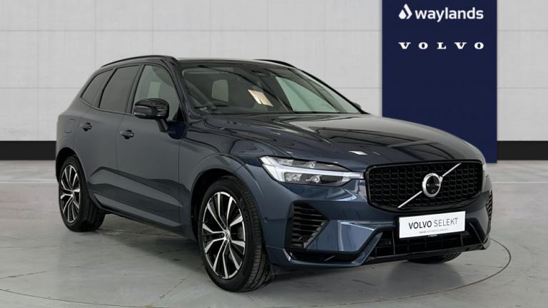 2023 Volvo XC60 Recharge Ultimate, T8 AWD plug-in hybrid, Electric/Petrol, Dark Estate Petrol Par...