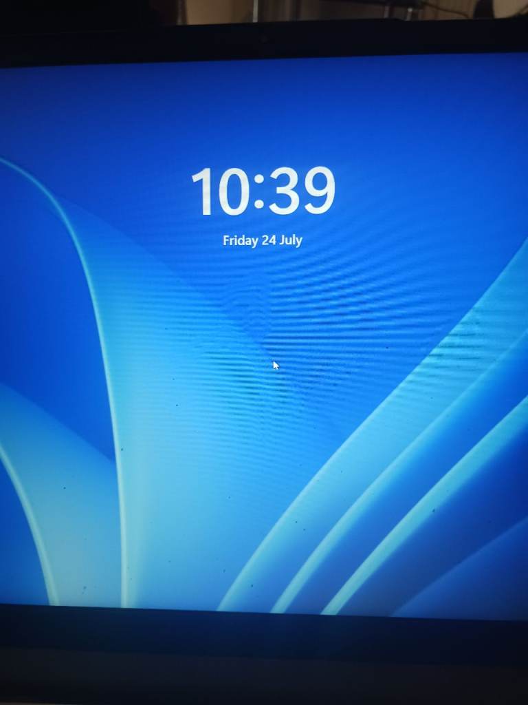 Lenovo laptop with broken mouse £40