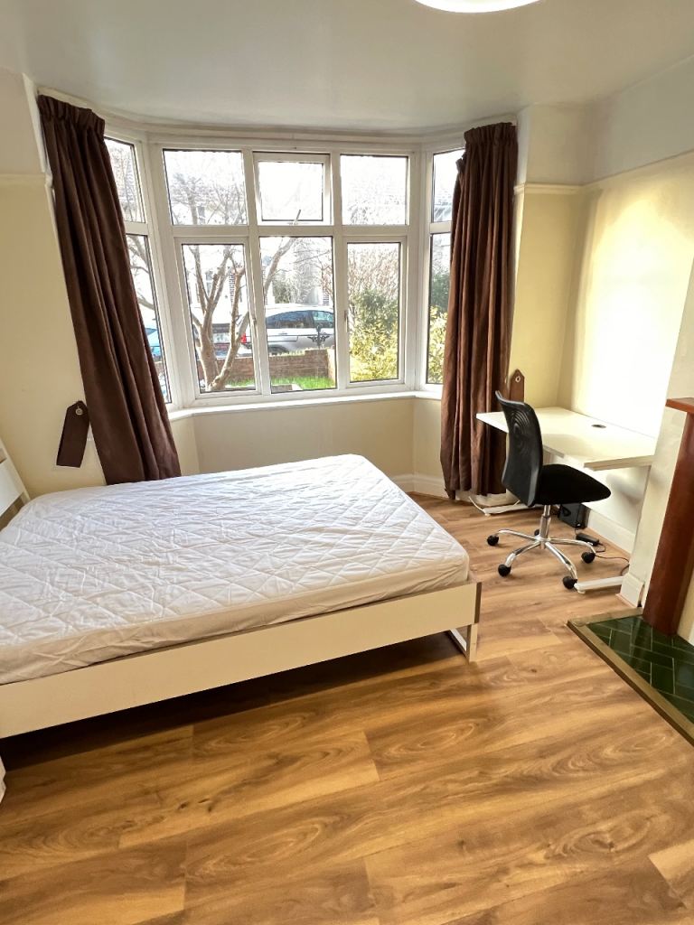 Double bedroom for rent 