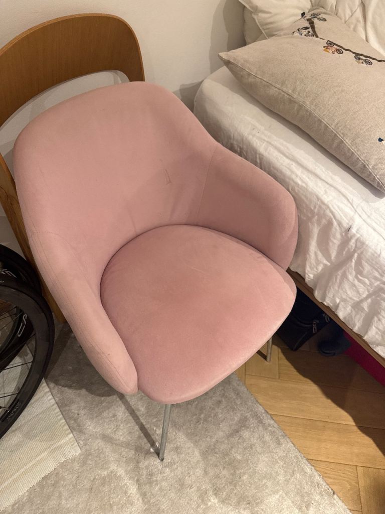 image for Pink chair 