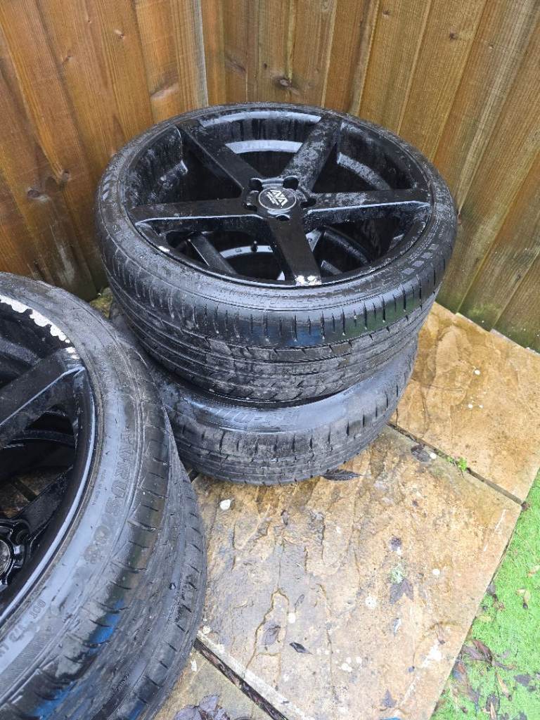 19" Vw wheels and  brand new tyres