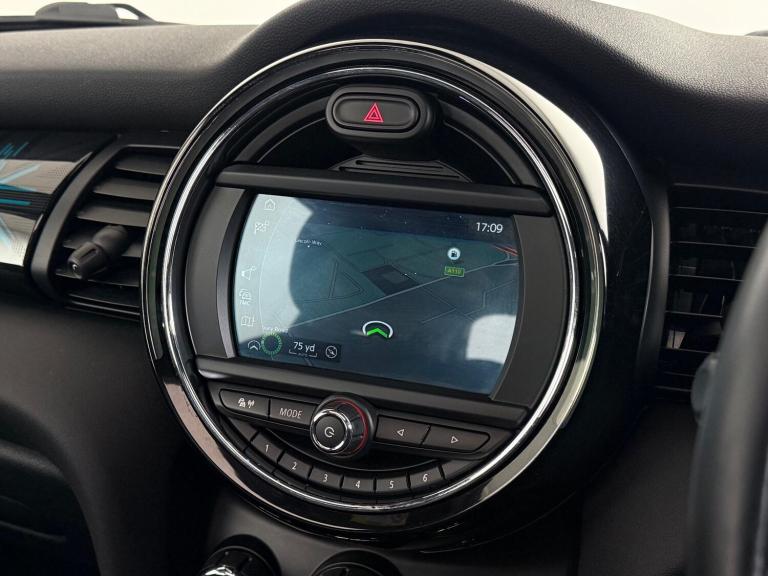 2019 MINI Hatch 1.5 Cooper Exclusive Euro 6 (s/s) 5dr HATCHBACK Petrol Manual