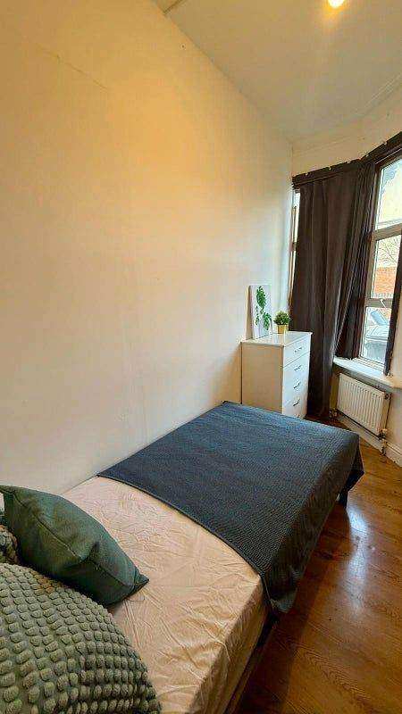 🪄🌸Single Room in North West🌳Short Walk to Green Spaces and Station!