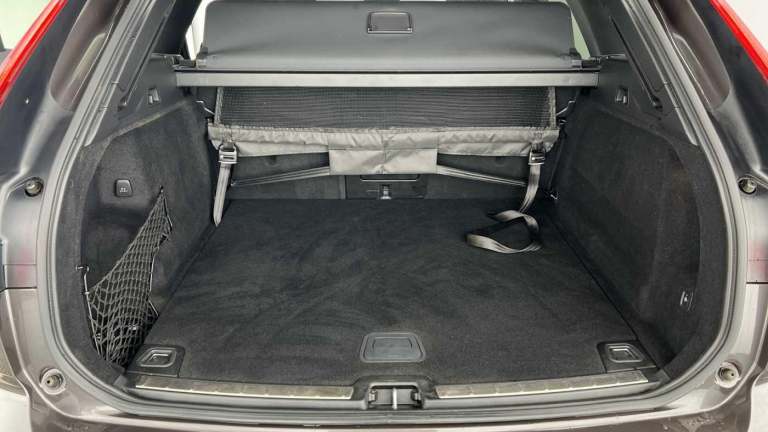 2022 Volvo XC60 2.0 B4 MHEV Plus SUV 5dr Diesel Hybrid Auto AWD Euro 6 (s/s) (197 ps) ESTATE Dies...