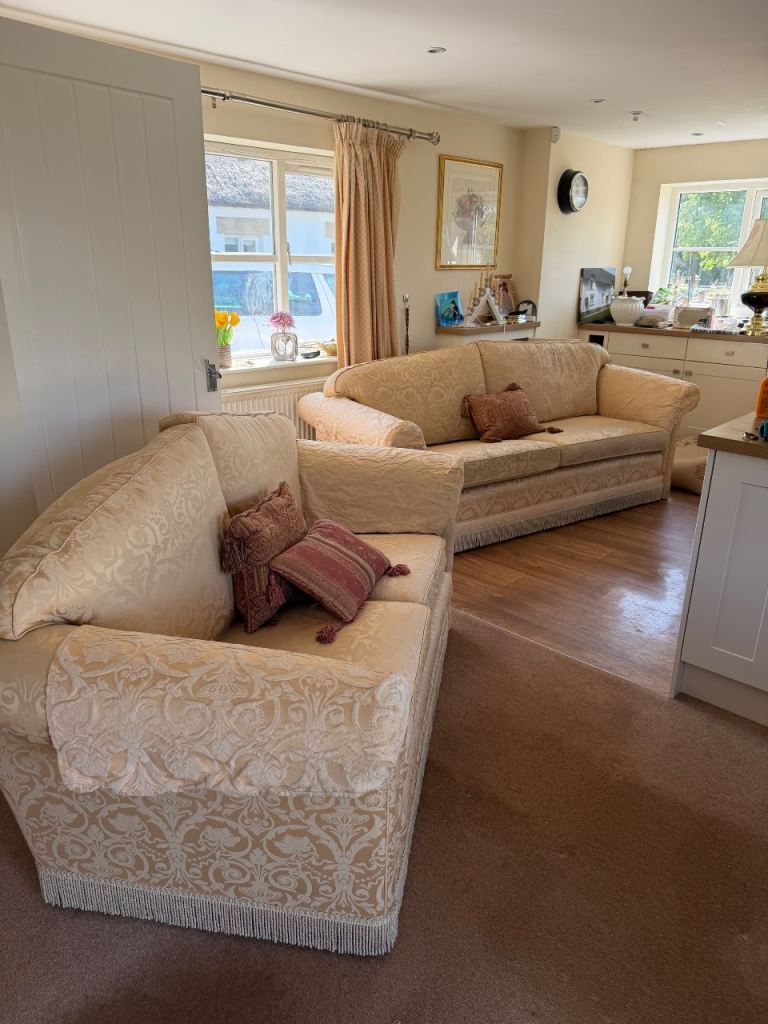 3 seater and 2 seater sofa great condition 