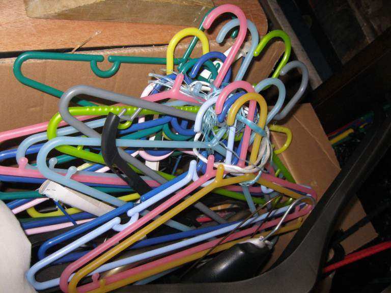 MANY PLASTIC CLOTHES HANGERS TOTTENHAM N17 