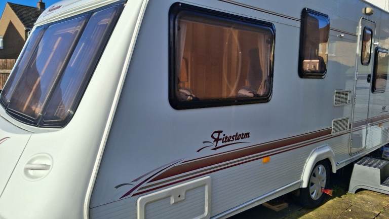  Touring caravan Elldis firestorm 