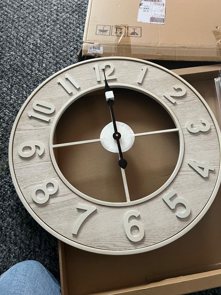 Large 60cm Rustic / Farmhouse Wall Clock – Wooden & Iron – Neutral Décor