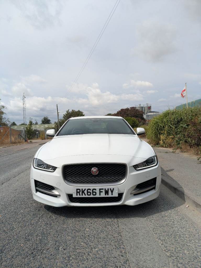 Jaguar XE 2.0d 2016 Manual White