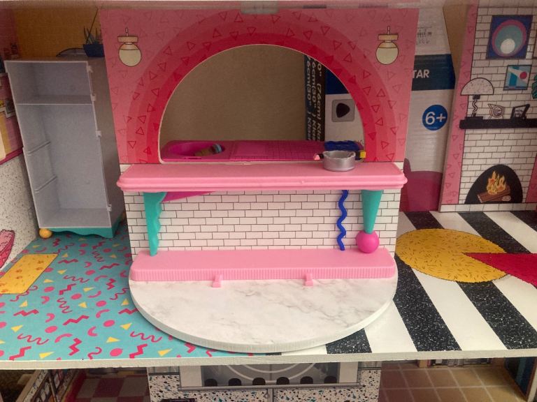 LOL dollhouse 