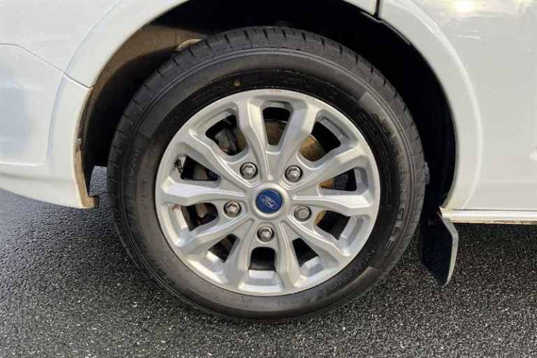 2022 Ford Tourneo Custom L2 320 Titanium 2.0 Diesel Automatic Start/Stop (130ps) Minibus Diesel A...