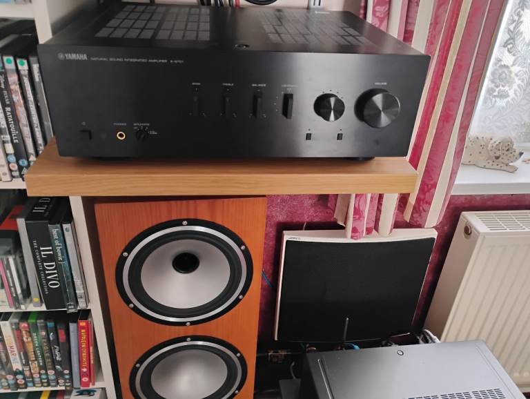 Audiophile Yamaha A-S701 Integrated Stereo Amplifier - Black, as new.