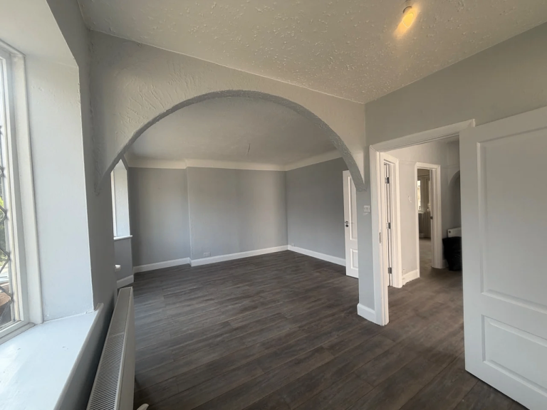4 Bed Terraced House, Woodham Road, SE6
