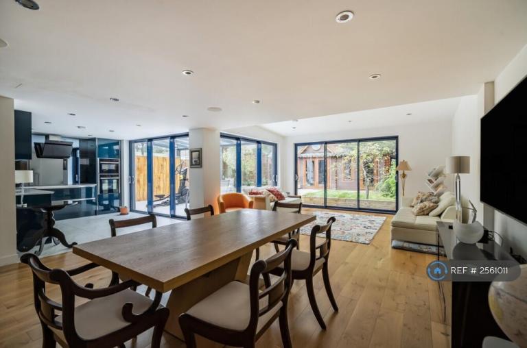 4 bedroom house in Southwold, Bracknell, RG12 (4 bed) (#2561011)