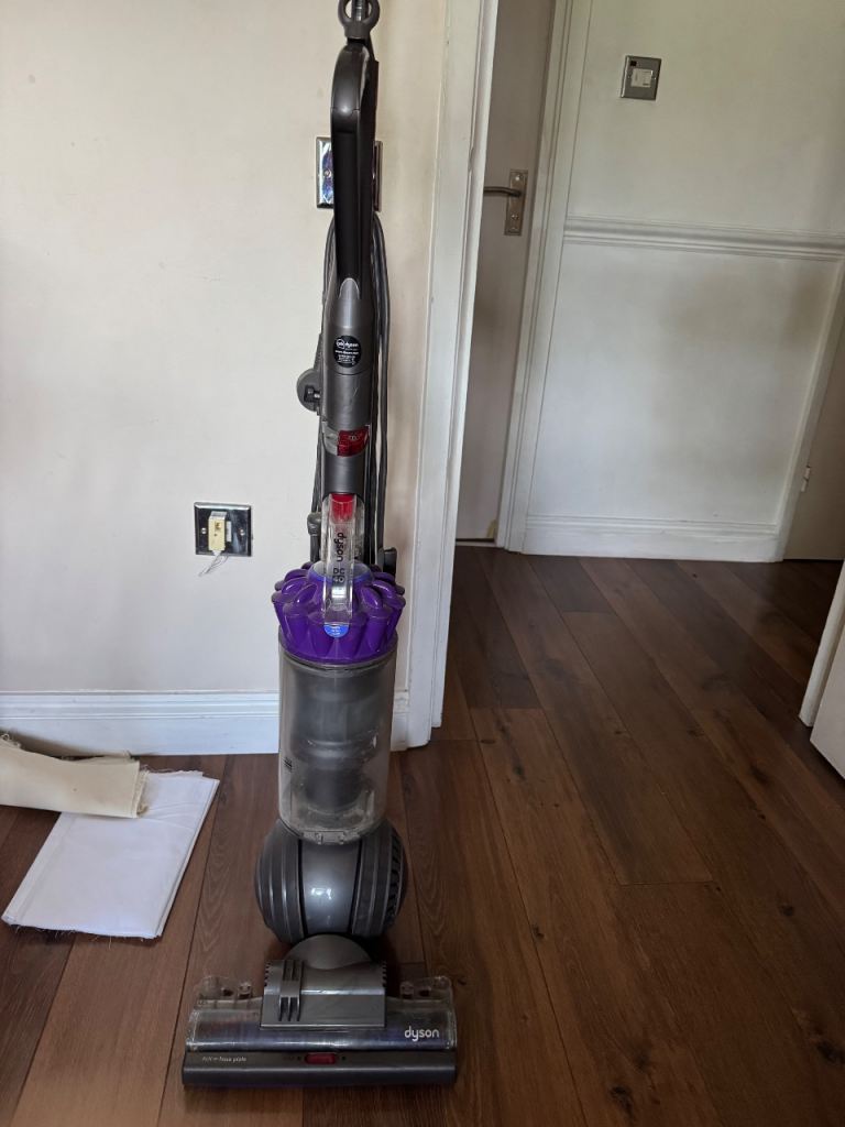 Dyson Ball Vacuum Cleaner – Good Condition