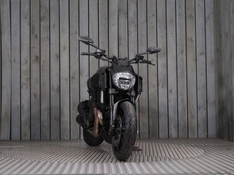 2017 67 DUCATI DIAVEL