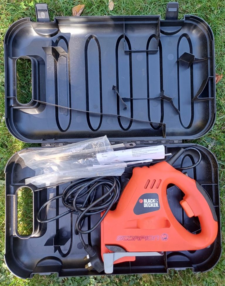 Black & Decker Scorpion Saw with Case – Good Condition
