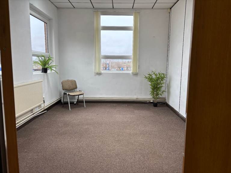 COMMERCIAL UNITS IN HUCKNALL TO RENT