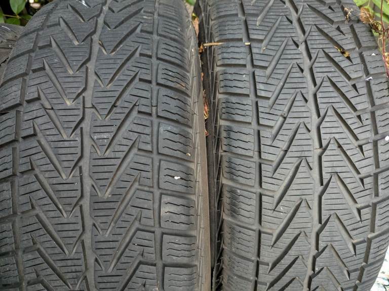 4 FORD GALAXY S-MAX WINTER TYRES PCD 5X108 ON STEEL RIMS. 215/60/R16 SNOW TYRES + LOADS OF TREAD