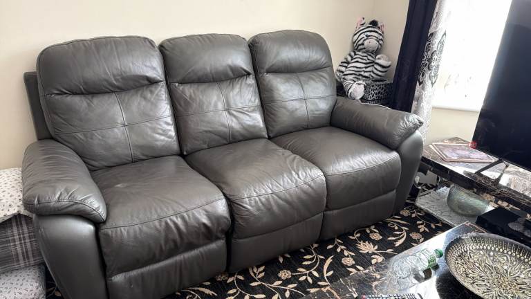 9 Seater Reclining  Leather Couch