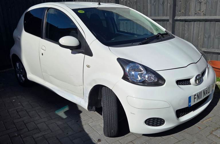 Toyota, AYGO, Hatchback, 2011, Manual, 998 (cc), 5 doors
