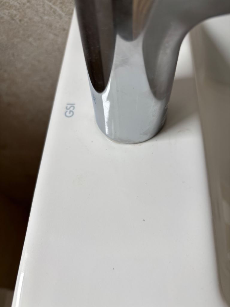 GSI Kube white Sink Basin for en-suite bathroom like new 