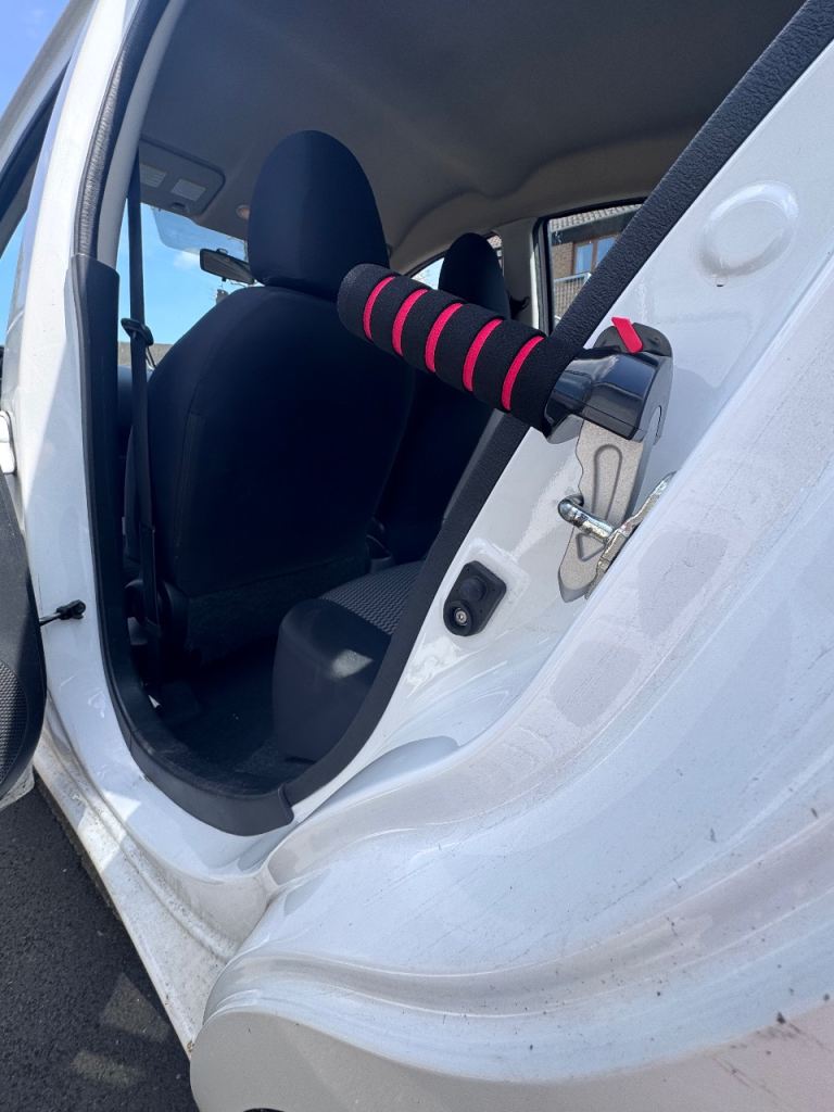PORTABLE CAR HANDLE 
